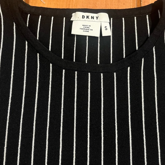 DKNY Crop Top Sz S - Picture 3 of 3